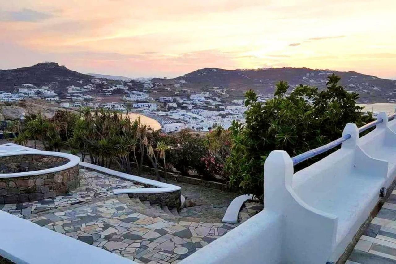 Complex Of Cycladic Traditional In Mykonos *