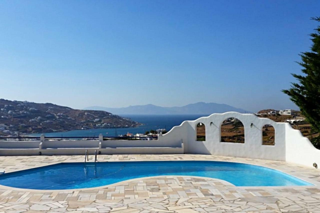 Complex Of Cycladic Traditional In Mykonos