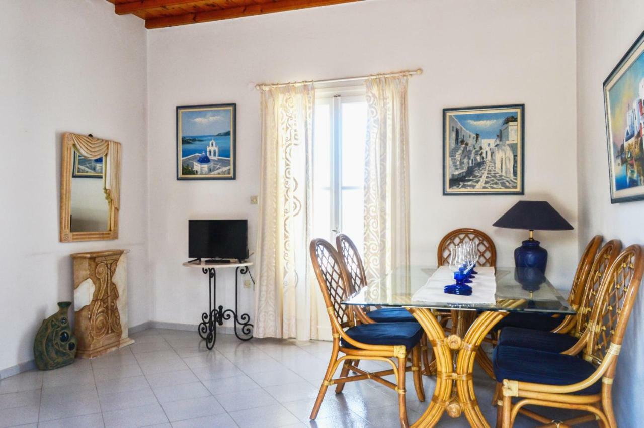 Complex Of Cycladic Traditional In Mykonos * Ornos (Mykonos)